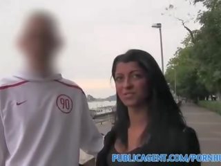 Publicagent captivating امرأة سمراء مارس الجنس في الفندق كما لها فرنك بلجيكي waits خارج