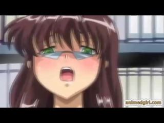 Rondborstig hentai studente dubbele doordringen door shemale anime